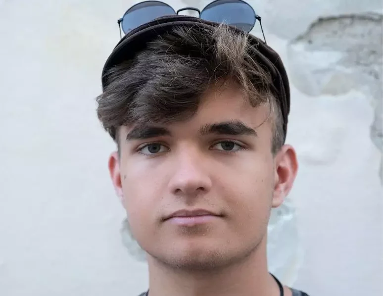 Témoignage acné de Julien — sosacne.fr